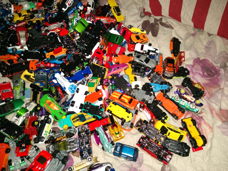 selling hot wheels in bulk